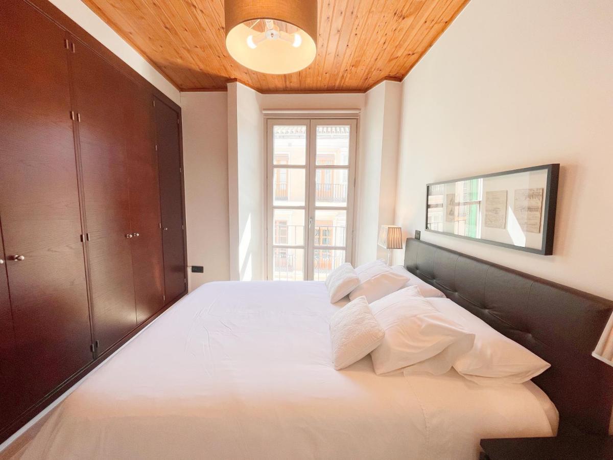 Homely Malaga Carreteria Con Piscina Eksteriør billede