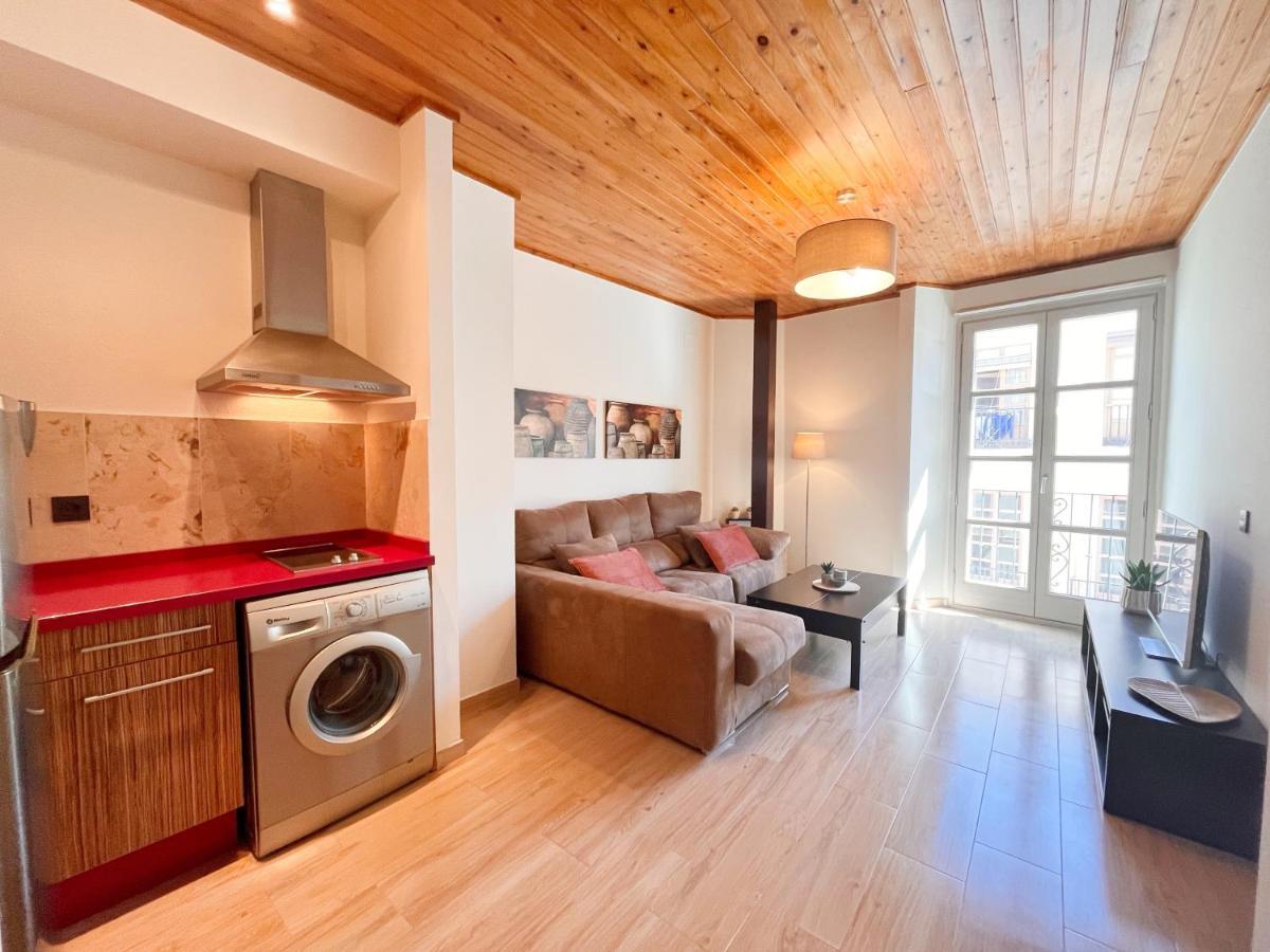 Homely Malaga Carreteria Con Piscina Eksteriør billede