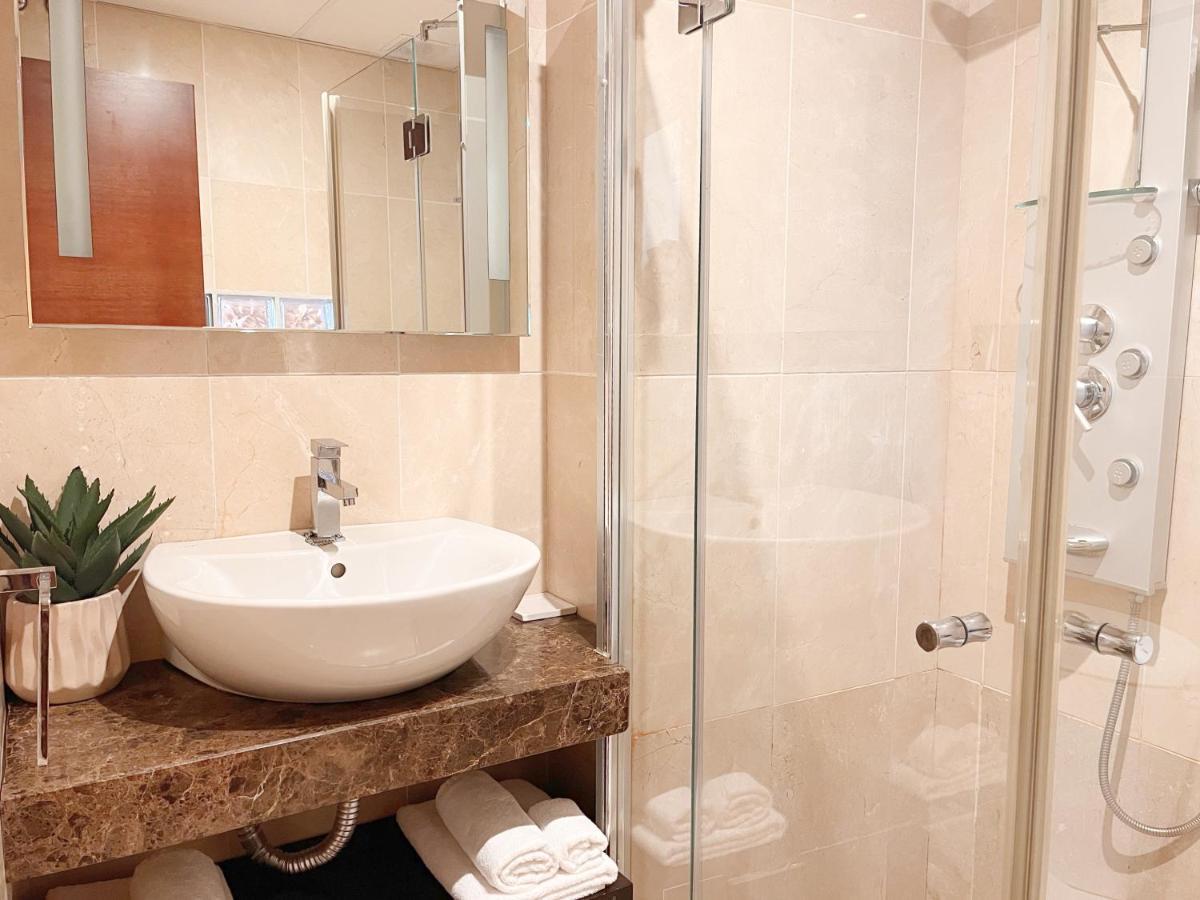 Homely Malaga Carreteria Con Piscina Eksteriør billede