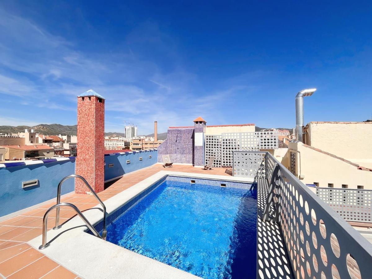 Homely Malaga Carreteria Con Piscina Eksteriør billede