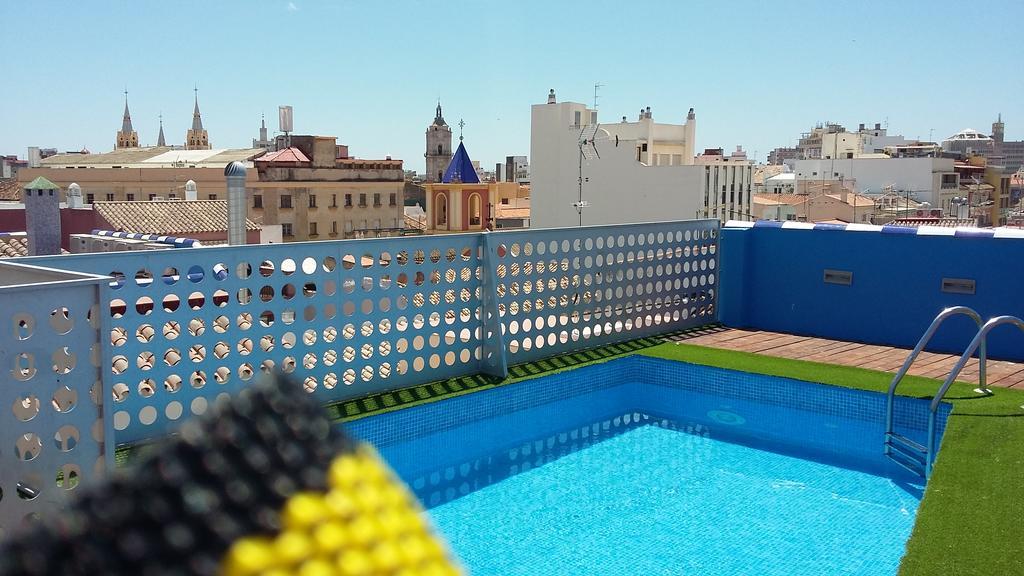 Homely Malaga Carreteria Con Piscina Eksteriør billede